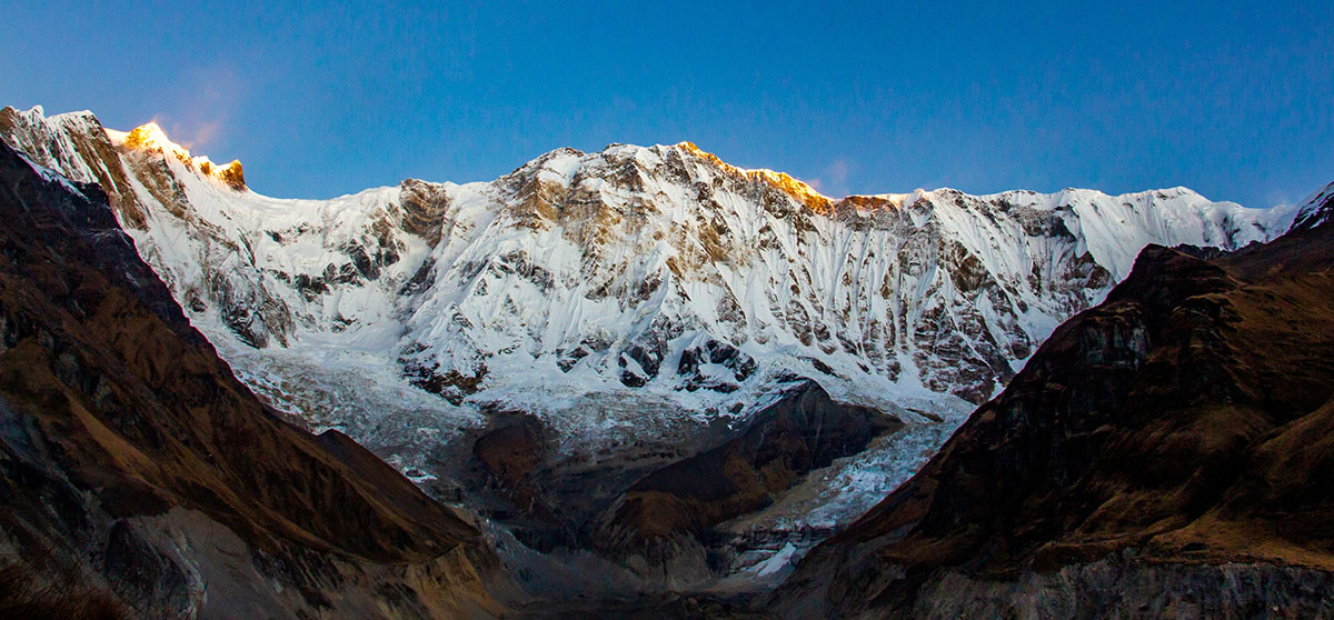 अन्नपूर्णको मुहारमा सुर्योदयको सुनौलो गहना (तस्बिरहरु)