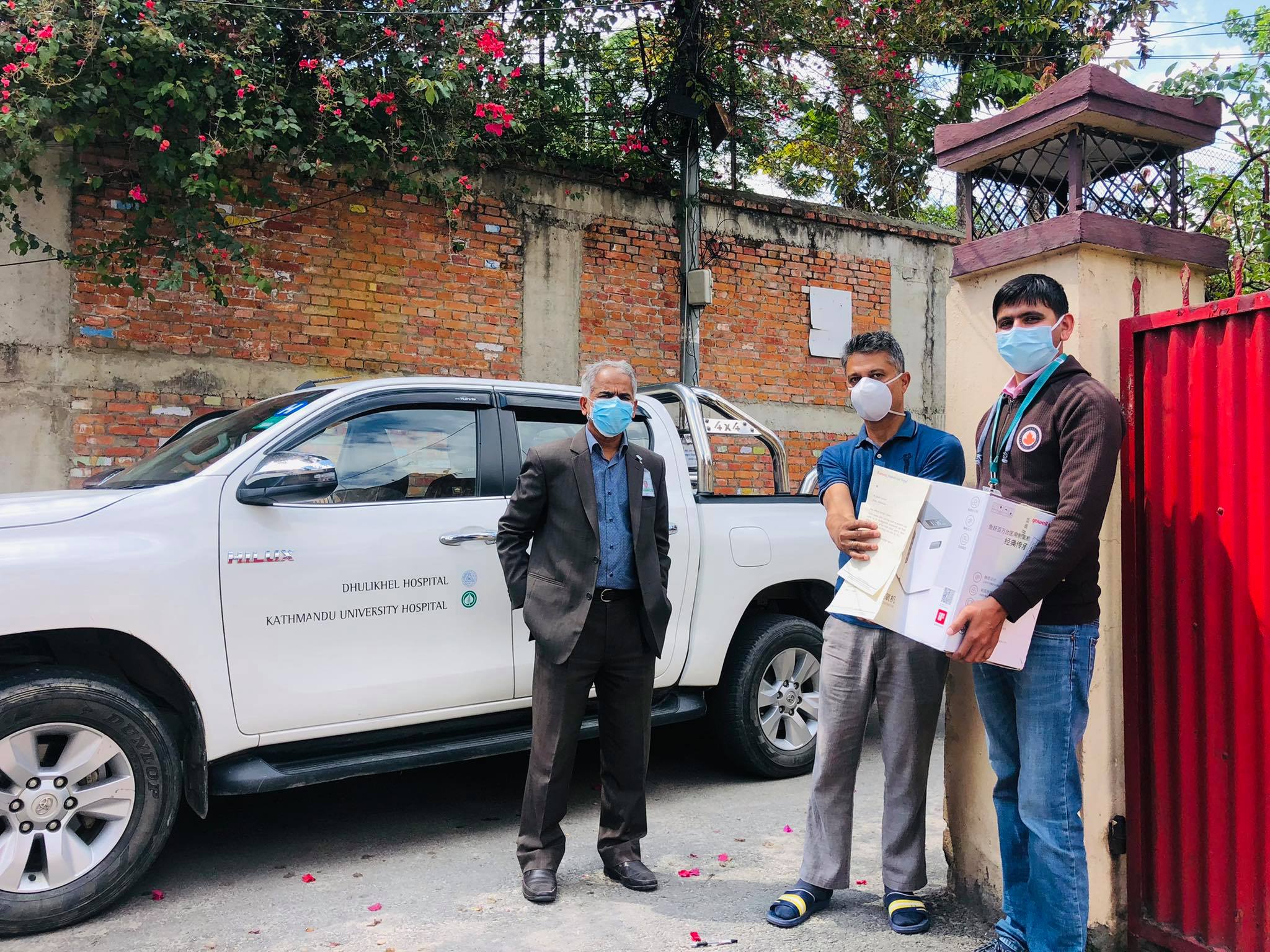 करुणा नेपालले उपलब्ध गरायो अस्पताललाई अक्सिजन कन्सन्ट्रेटर