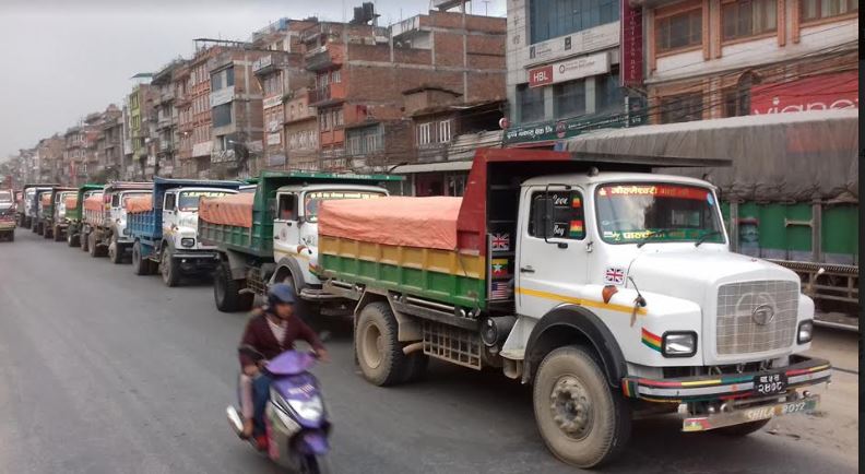 टिपरले बचाउँदैन, आफैं बच्नुपर्छ ! प्रहरी भन्छ–बनावटै ज्यानमारा