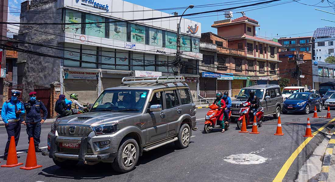 बन्दाबन्दी खुकुलो भएसँगै सरकारी कार्यालयमा सेवाग्राहीको भीड 