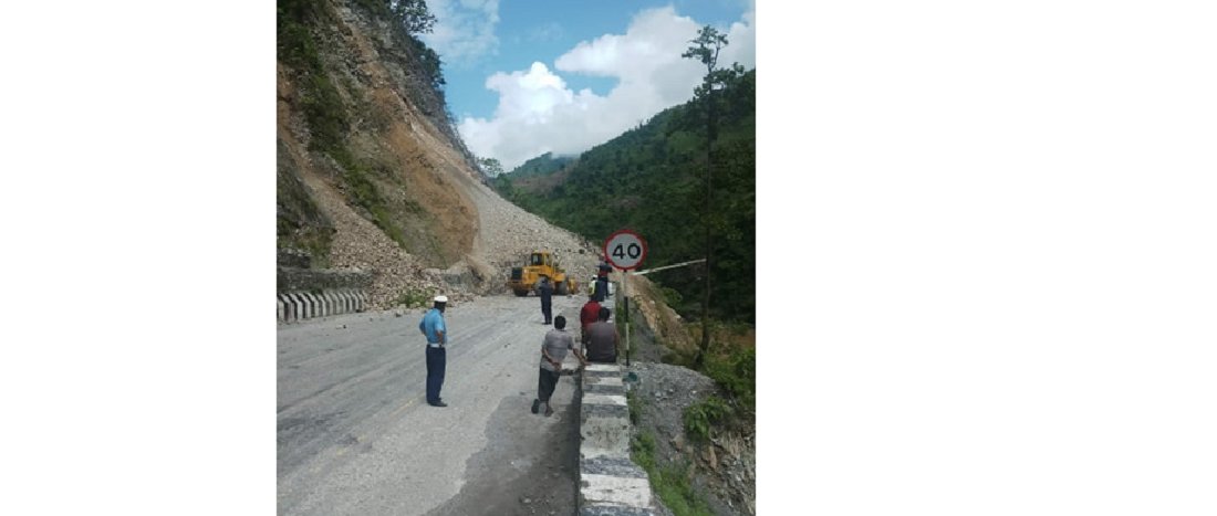 १४ घण्टापछि एकतर्फी सञ्‍चालनमा आएको नारायणगढ-मुग्लिन सडक पुनः अवरुद्ध