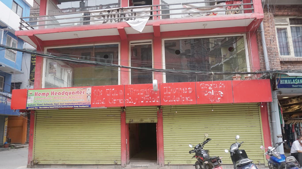 घरभाडा तिर्न नसकेपछि विस्थापित हुँदैछन् व्यवसायी