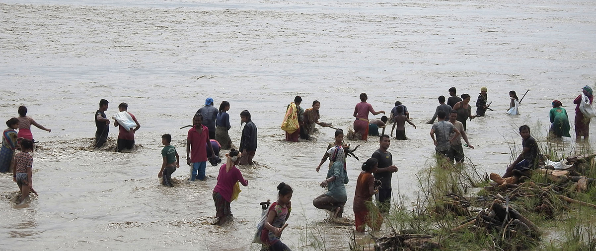 त्रिशुलीमा जिप बग्यो, पहिरोले ठाउँ–ठाउँमा सडक अवरुद्ध