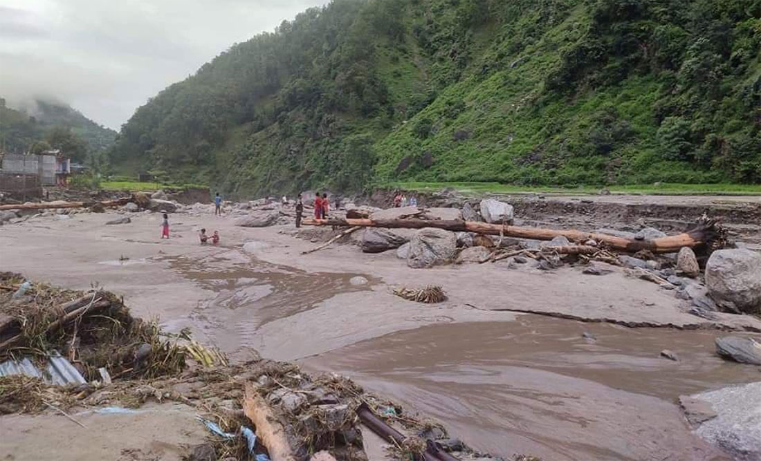 अछाममा बाढीले बगाउँदा ५ जनाको मृत्यु, १२ जना बेपत्ता