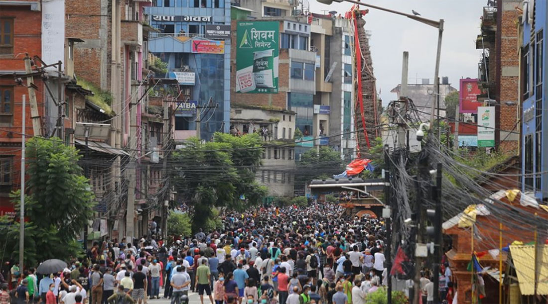 निषेधाज्ञा उल्लंघन गर्दै रातो मच्छिन्द्रनाथको रथ तान्‍न थालियो