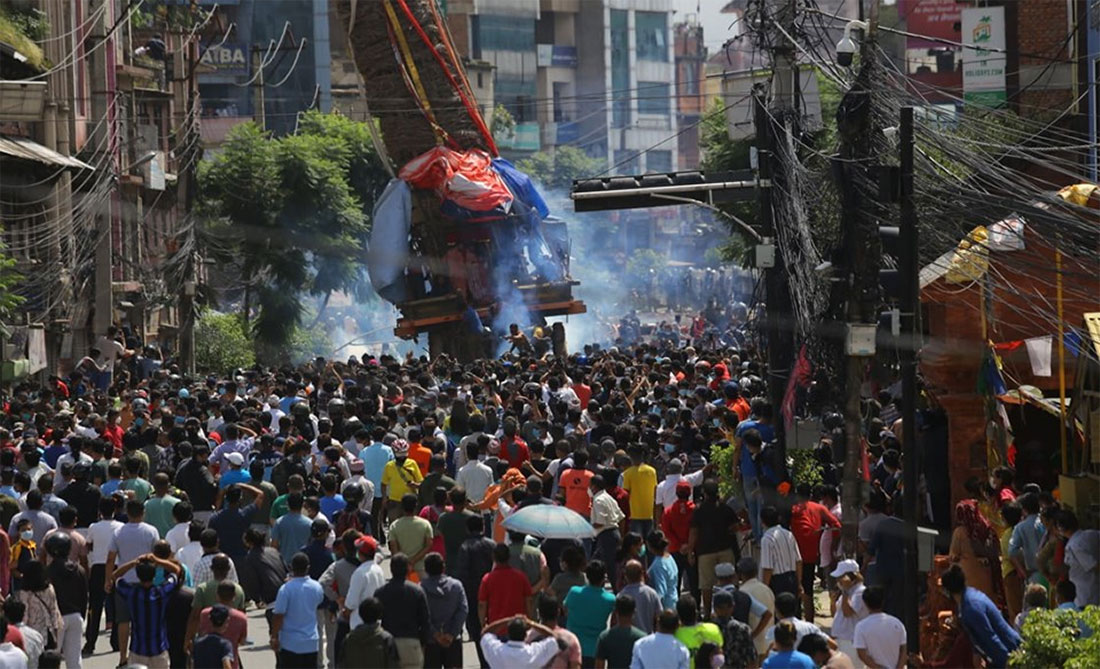 रातो मच्छिन्द्रनाथको रथयात्रा रोक्न प्रहरीद्वारा अश्रुग्यास प्रहार