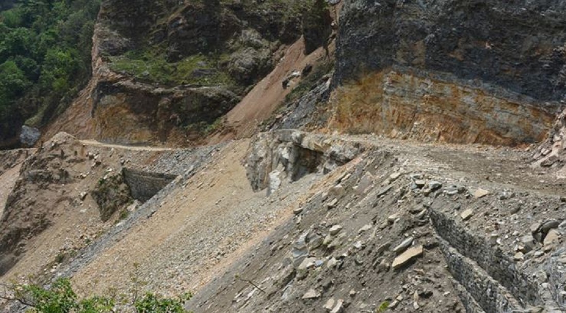  कालीगण्डकी करिडोरको पहिरोमा पुरिएर पाँच जनाको मृत्यु