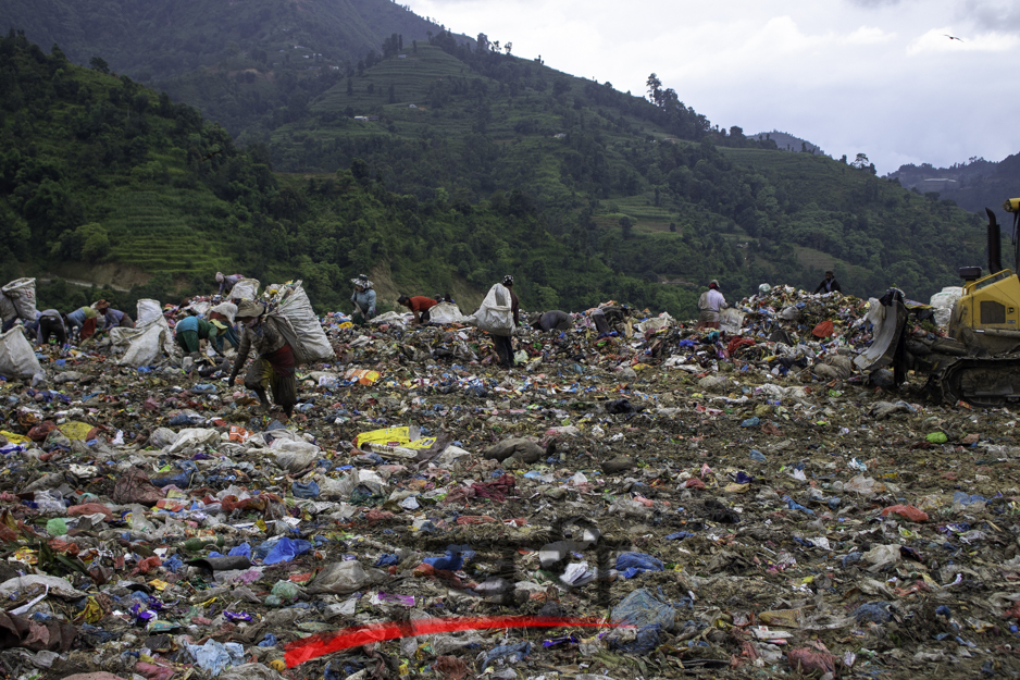 बिनासुरक्षा फोहोर व्यवस्थापनको काम, यस्ता हुन्छन् स्वास्थ्य जोखिम