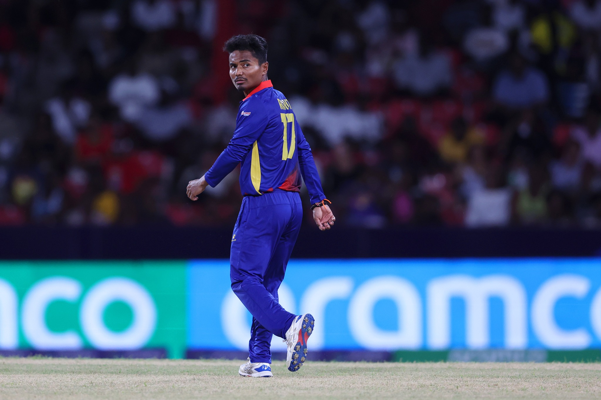 बंगलादेशविरुद्ध कप्तान रोहितले लिए साकिबको विकेट