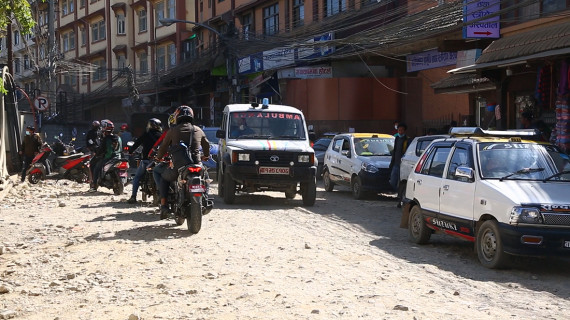 थापाथली सडक : हजारौं बिरामीलाई दुख्यो, दुखेन सरोकारवालालाई (भिडियोसहित)