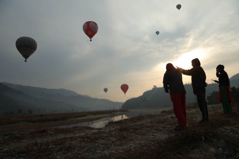 पोखरामा हट एयर बेलुन महोत्सव (तस्बिरहरू)