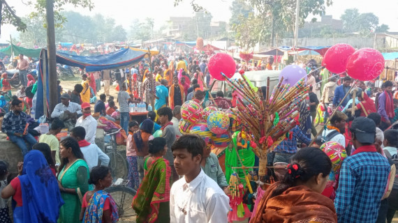 'भूतमेला'मा श्रद्धालुको घुइँचो (तस्बिहरू)