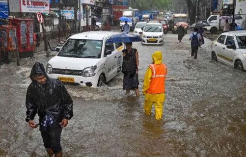 भारी वर्षाका कारण भारतको मणिपुरमा विद्यालय बन्द