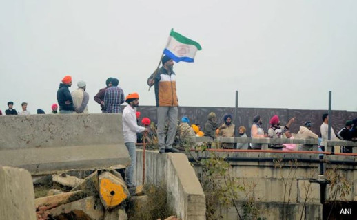 भारतमा चर्कियो किसानको ‘दिल्ली चलो’ आन्दोलन, पञ्जाब–हरियाणा सीमामा तनाव