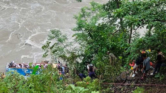 तनहुँ बस दुर्घटना : उपचाररत १६ मध्ये सातजना डिस्चार्ज