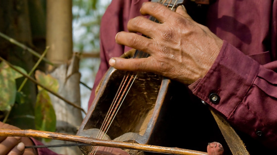 लोपोन्मुख र सिमान्तकृत समुदाय समस्यामा