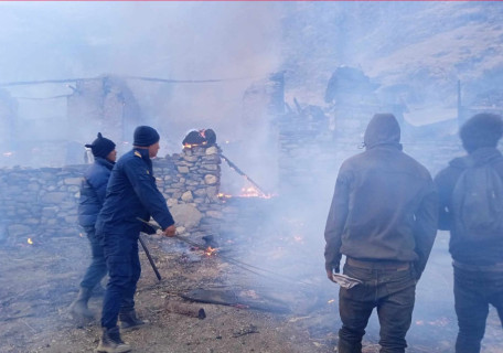 गोरखामा आगलागी : तीन घर जलेर नष्ट