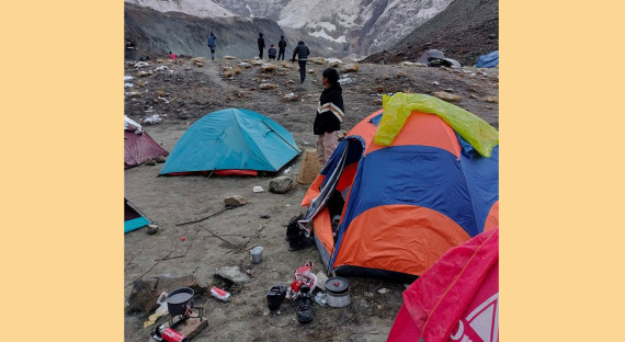 अन्नपूर्ण आधार शिविर : पर्यटकसँगै फोहोरको चुनौती