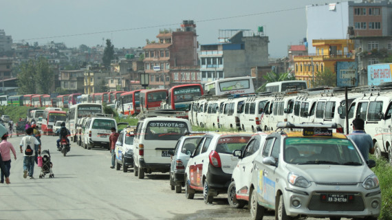 काठमाडौं उपत्यकामा बस चढ्ने वित्तिकै २० रुपैयाँ भाडा ? मनपरी भाडा असुल्दै सार्वजनिक यातायात !