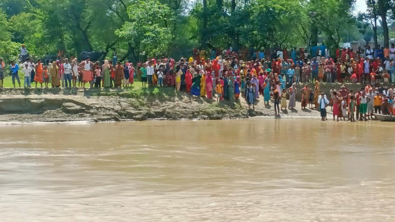 बिहारको मुजफ्फरपुरमा डुंगा पल्टिँदा १० जना बेपत्ता