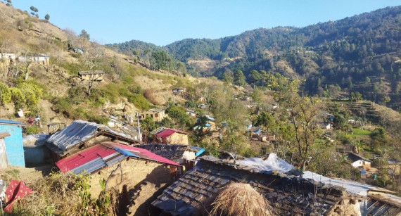 लघुवित्तले रित्याउँदैछ डडेलधुराका गाउँ