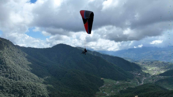 चन्द्रागिरिमा पाराग्लाइडिङ सुरु, कति लाग्छ शुल्क ?