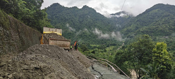 मुग्लिन नारायणगढ सडक एकतर्फी खुल्यो