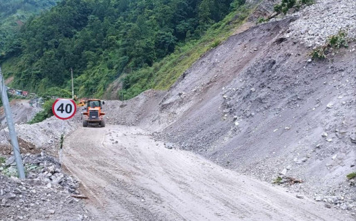 पहिरोको जोखिम कायमै, अवस्था बुझेर मात्रै यात्रा गर्न आग्रह