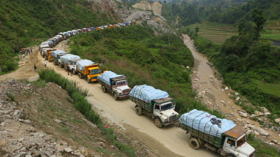 काठमाडौंको फोहोर विर्सजनमा अवरोध, स्थानीयले रोके गाडी