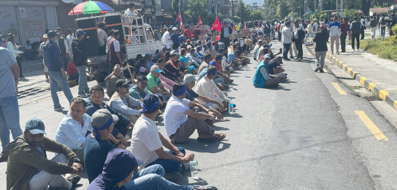 पार्टीको झन्डा छाडेर सडकमा किन उत्रियो रास्वपा ? 