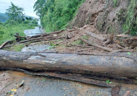 देशभरका ९ सडकखण्ड अवरुद्ध, १५९ एकतर्फी सञ्चालनमा