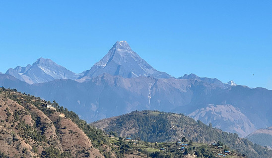 कालो पत्थरजस्तो सिस्नेहिमाल