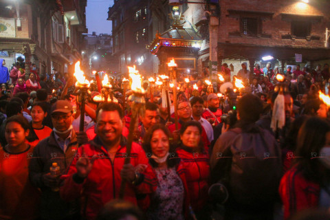 मध्यपुर थिमिमा बिहानैदेखि जात्रा सुरु (तस्बिरहरू)