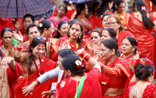 पशुपतिमा तिज : पूजा आराधना र नाचगान (तस्बिरहरू)