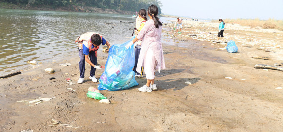 लोपोन्मुख  जलचर जोगाउन राप्ती नदी सरसफाइ