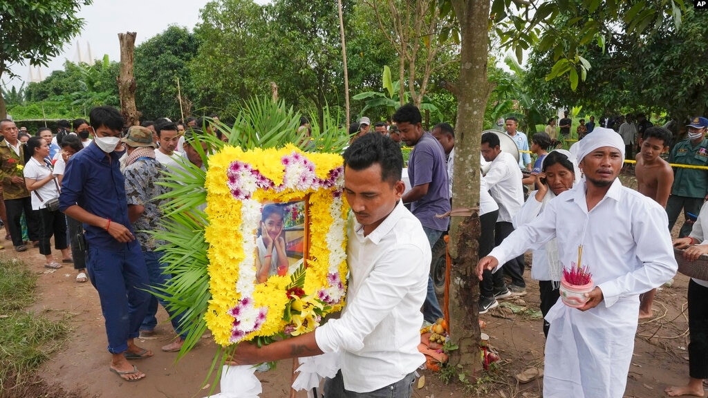 कम्बोडियामा डुंगा दुर्घटना हुँदा ११ जनाको मृत्यु