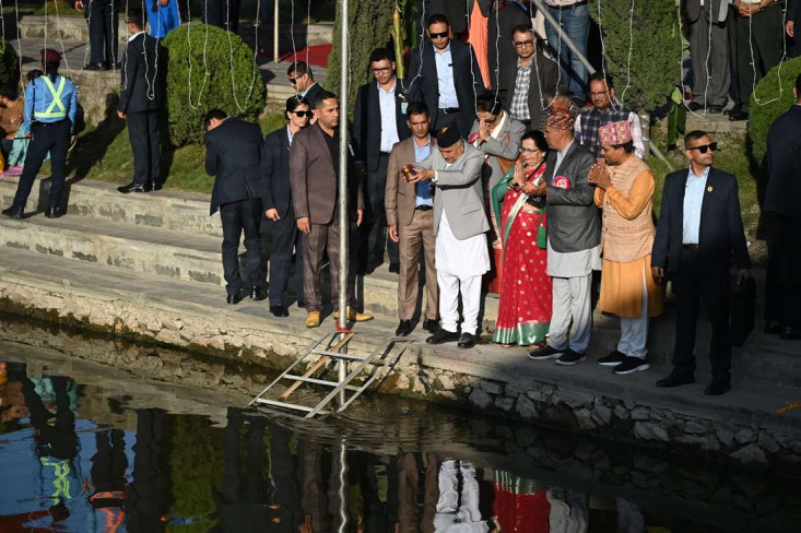 राष्ट्रपति पौडेलद्वारा छठीमाताको पूजाआराधना