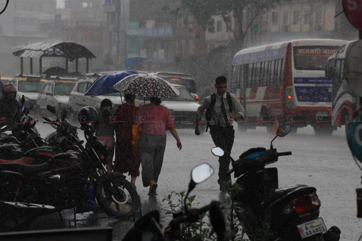 सातवटै प्रदेशमा बिहानैदेखि वर्षा, यी स्थानमा हुनेछ भारी वर्षा 