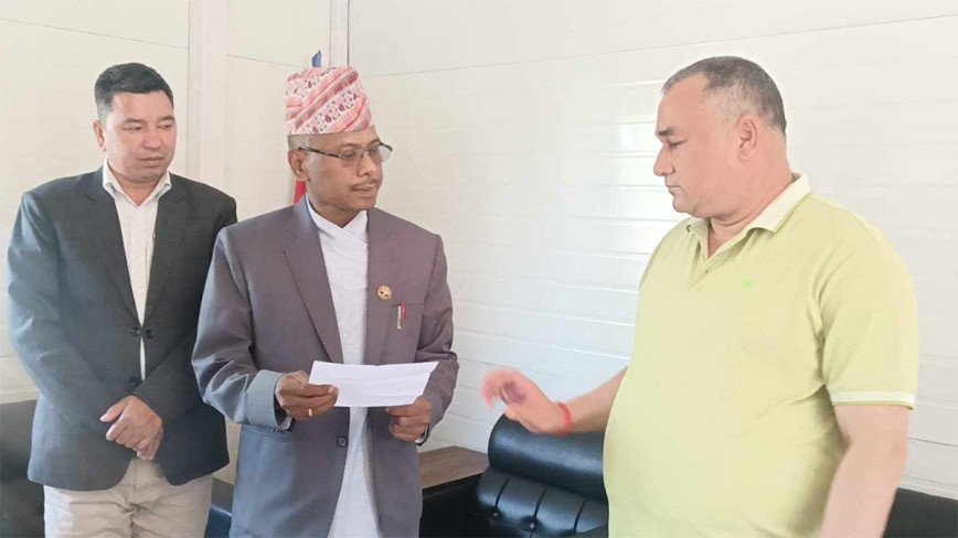 विवादित अडियो बाहिरिएपछि सुदूरपश्चिमका मन्त्रीले दिए राजीनामा