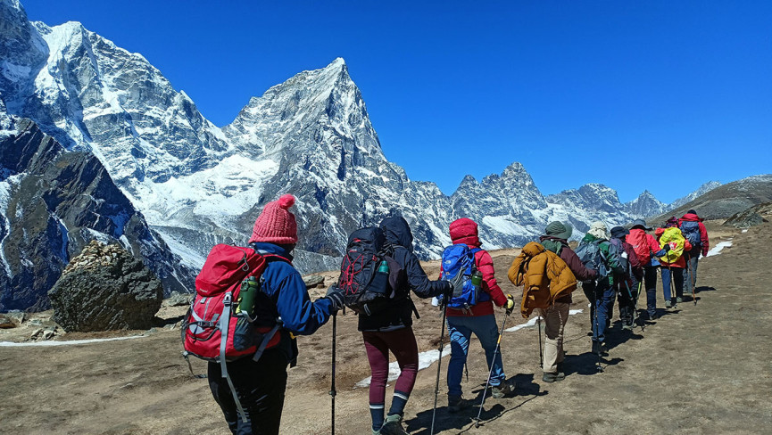 खुम्बु क्षेत्र पर्यटकले भरिभराउ, लुक्लामा एकै दिन दुई सय उडान