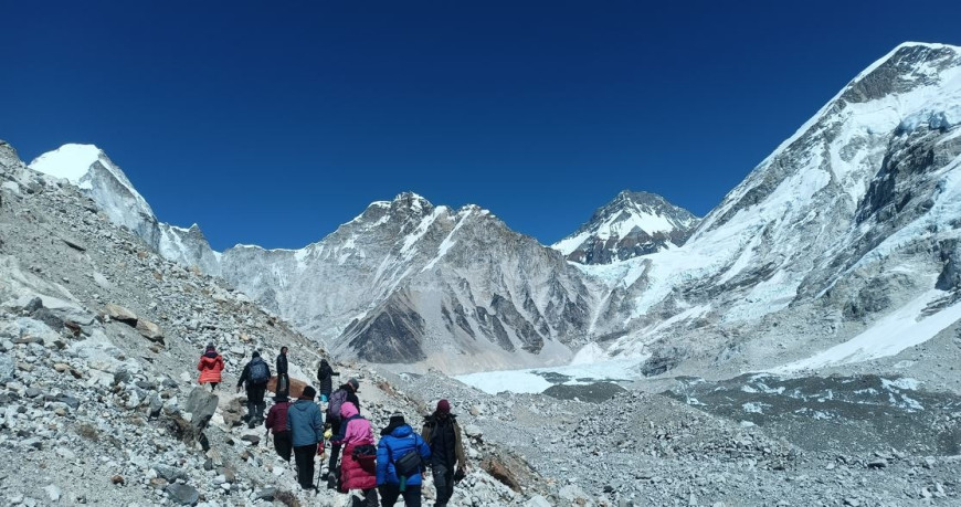 असोजमा नौ हजार पर्यटक सगरमाथा क्षेत्र पुगे