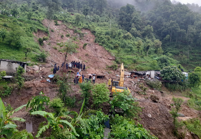 बाढीपहिरोको जोखिमबाट बच्न यसरी गरौँ पूर्वतयारी