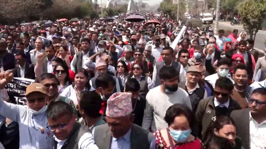 शिक्षक आन्दोलनले सवारी आवागमन अस्तव्यस्त