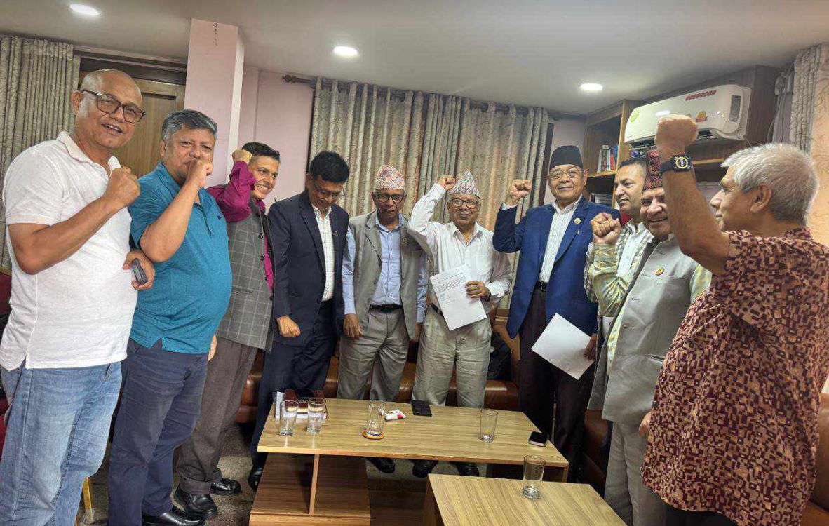 माधव नेपाल र वामदेव गौतमबीच साउन २ गते पार्टी एकता गर्ने सहमति
