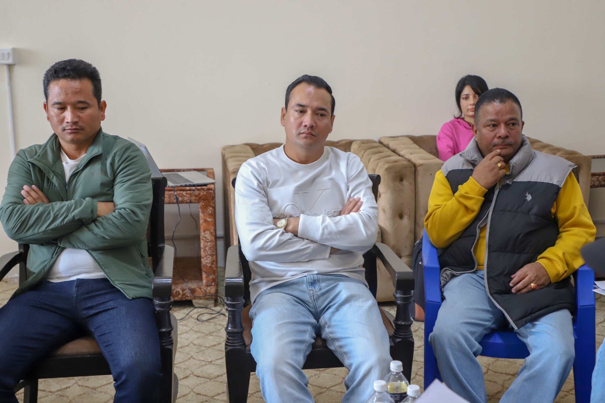'हस्ताक्षर किर्ते गरेर' बैठक चलाएको आरोप, निर्णय खारेज गर्न माग