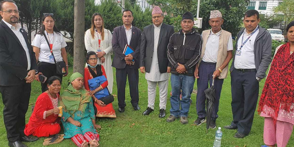 वैवाहिक बलात्कार मुद्दामा श्रीमान्‌लाई कारबाहीको माग गर्दै आएकी आरतीले तोडिन् अनशन