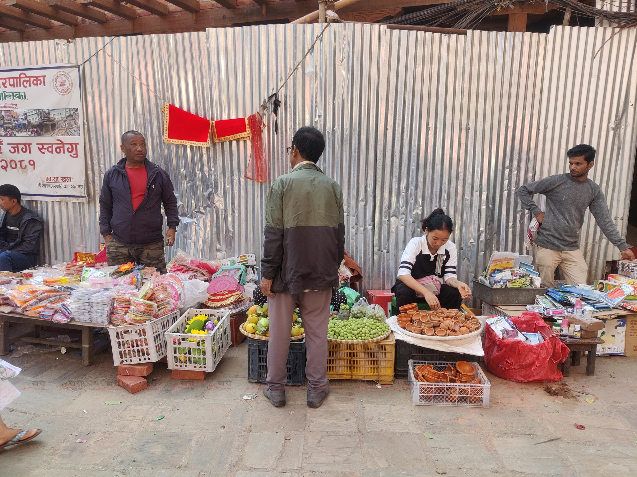 तिहारको पूर्वसन्ध्यामा असन (तस्बिरहरू)