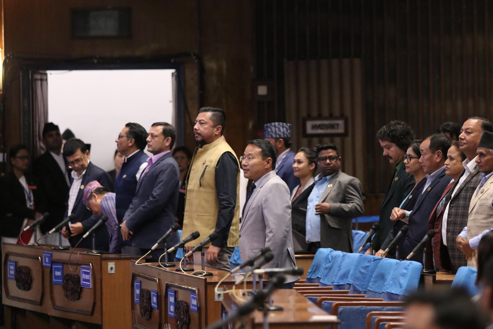 १६ दिनदेखि बन्धक बनेको संसद्, कहिले जुट्ला सहमति ?