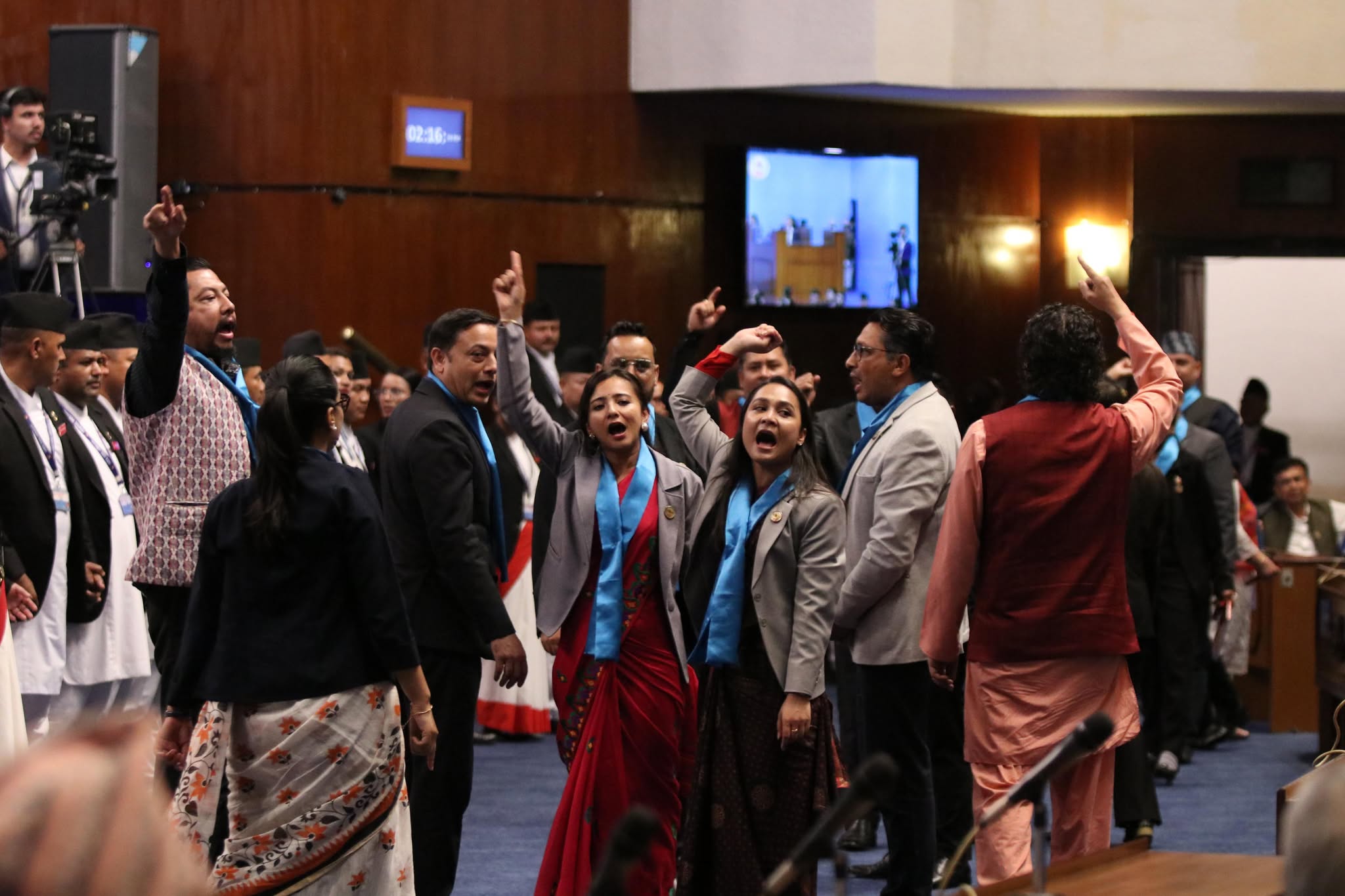 निलो रिबन कि ‘कुलिङ पिरियड’ले रोकियो संसद् ?