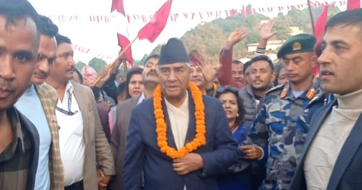कांग्रेस सभापति देउवा डडेल्धुरामा, अधुरा आयोजना सम्पन्न गर्ने आश्वासन